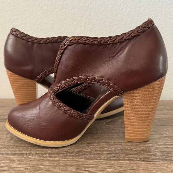 Brown Braided Faux Leather Block Heel Ankle Booties, Size 37 - Picture 2 of 6